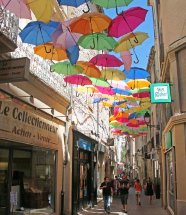 Apartamento Le Petit Nid Des Arenes Béziers Exterior foto