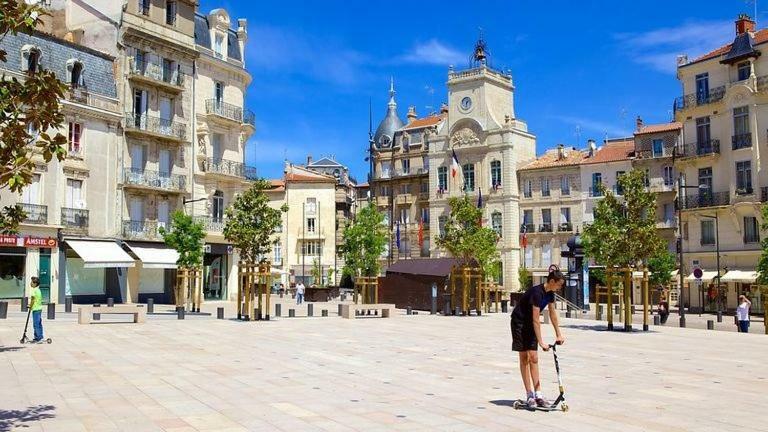 Apartamento Le Petit Nid Des Arenes Béziers Exterior foto