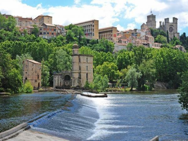 Apartamento Le Petit Nid Des Arenes Béziers Exterior foto